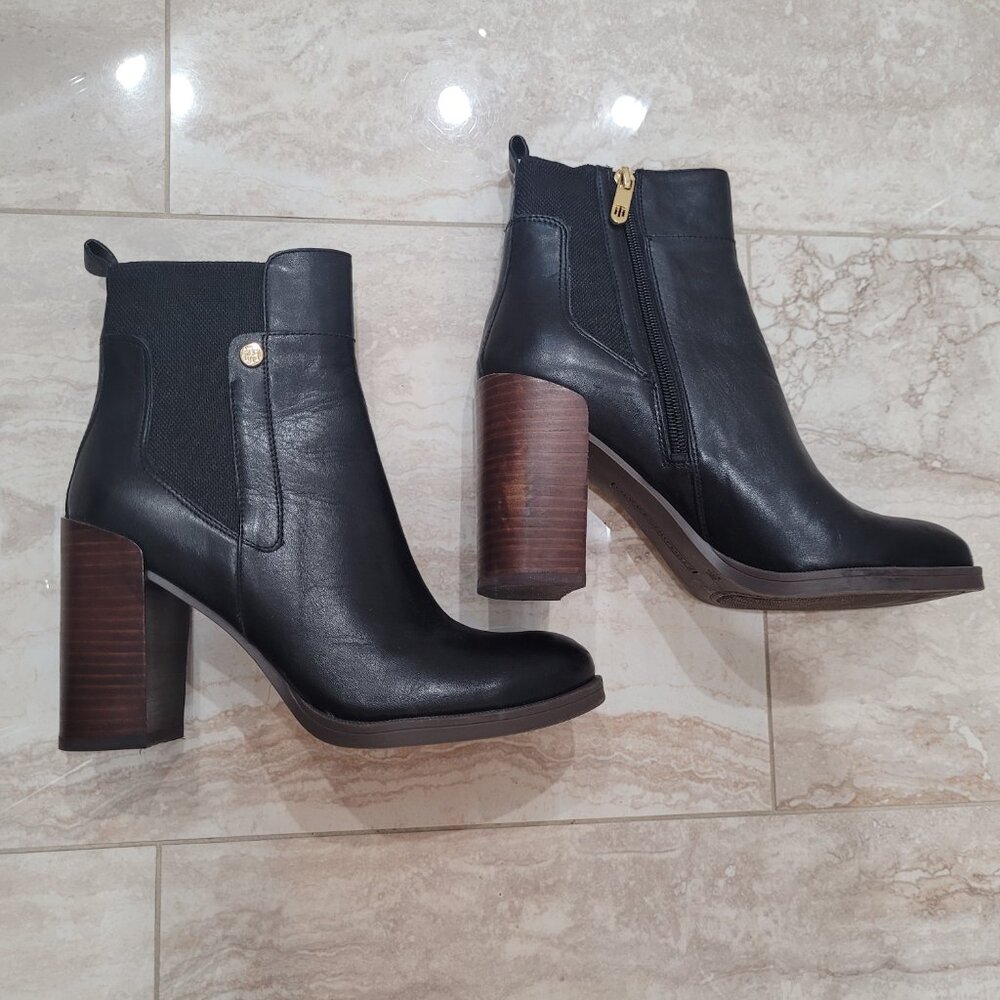 Tommy Hilfiger Britton Women’s Ankle Boots. Leather. Black. Gold tone. Size 7.5. - Picture 11 of 14